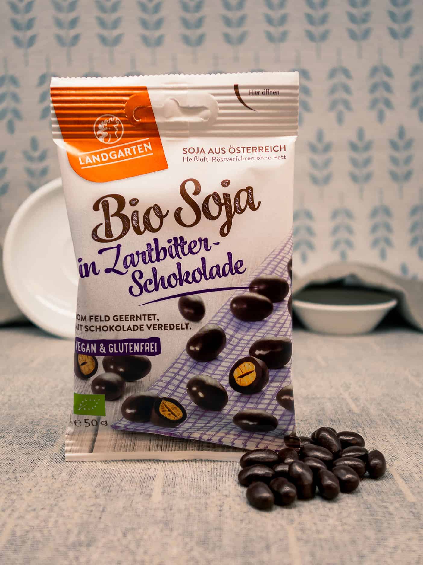 Bio Soja in Zartbitter-Schokolade - Landgarten.at | Bio-Snacks seit 1989